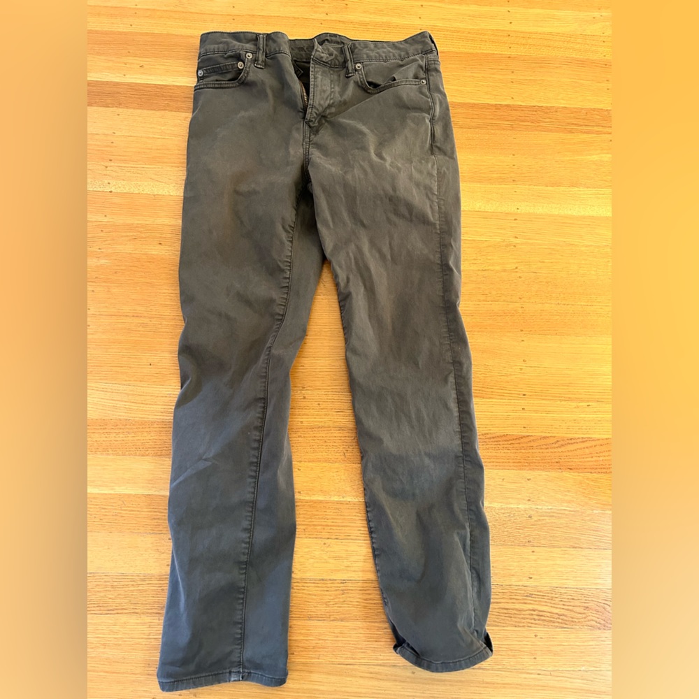 American Eagle Slim Straight Khaki, Size 29x30